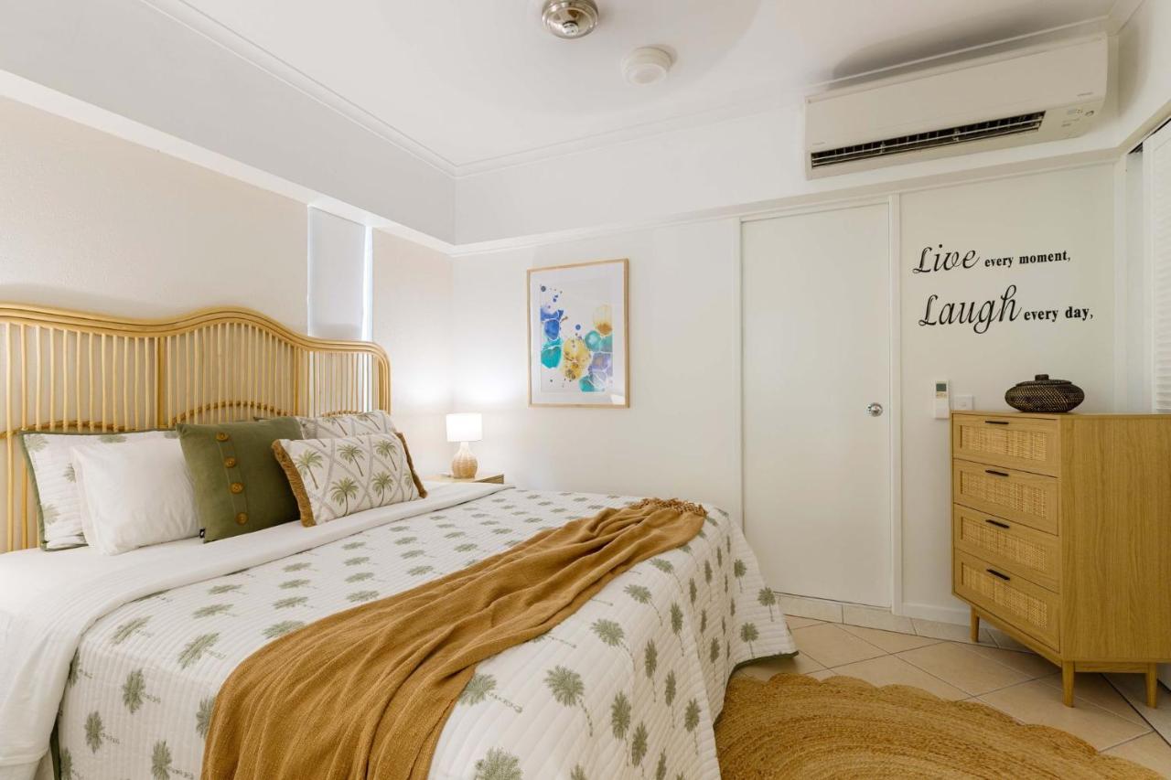 Oasis Luxe On Macrossan Street - Stylish Residence Порт Дъглас Екстериор снимка