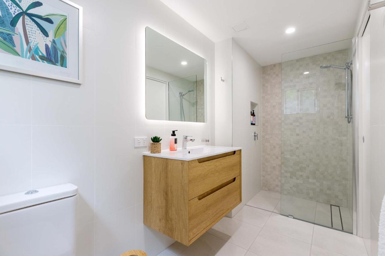 Oasis Luxe On Macrossan Street - Stylish Residence Порт Дъглас Екстериор снимка